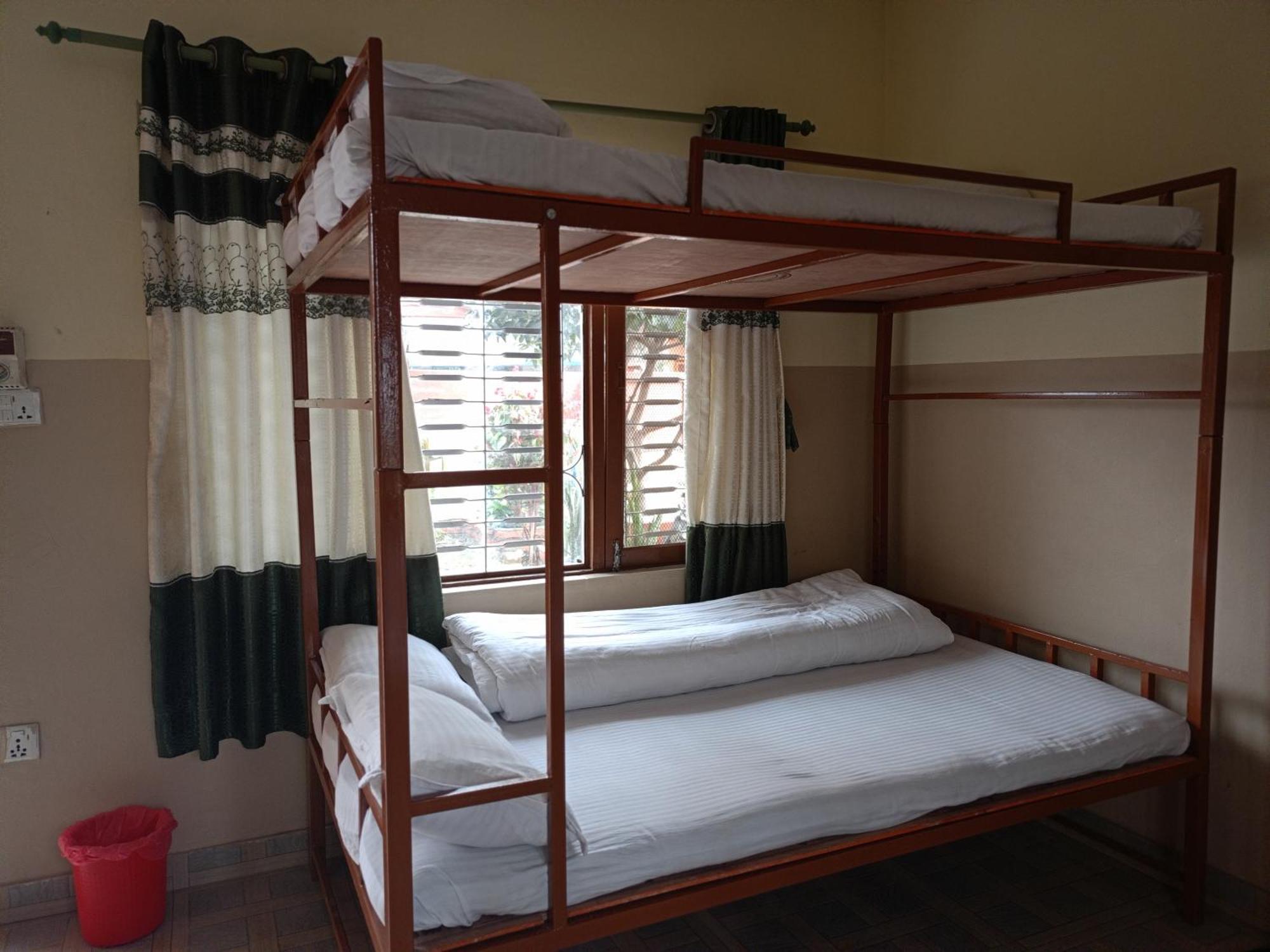 Pokhara Metro Eco Hotel Phòng bức ảnh