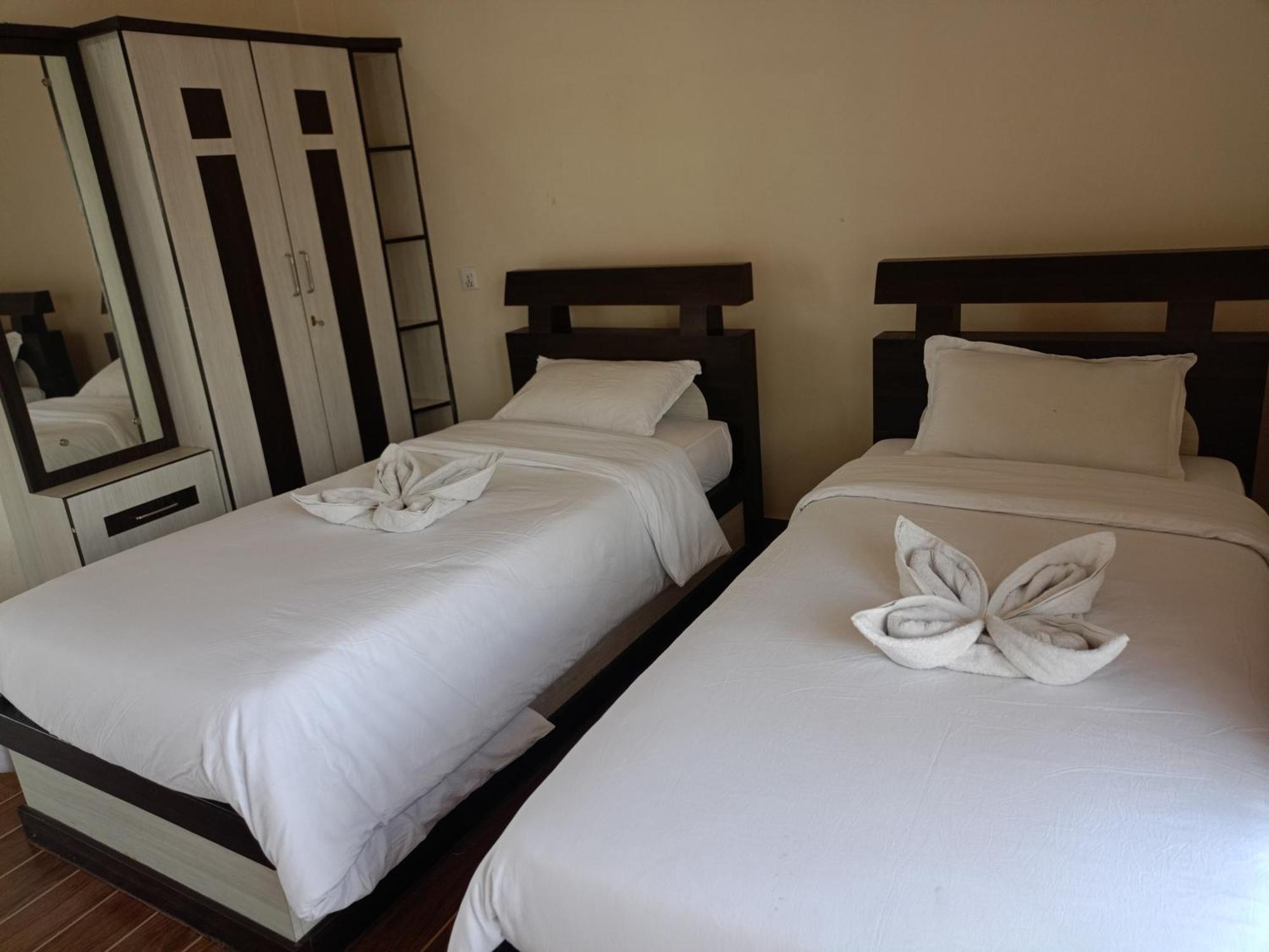 Pokhara Metro Eco Hotel Ngoại thất bức ảnh