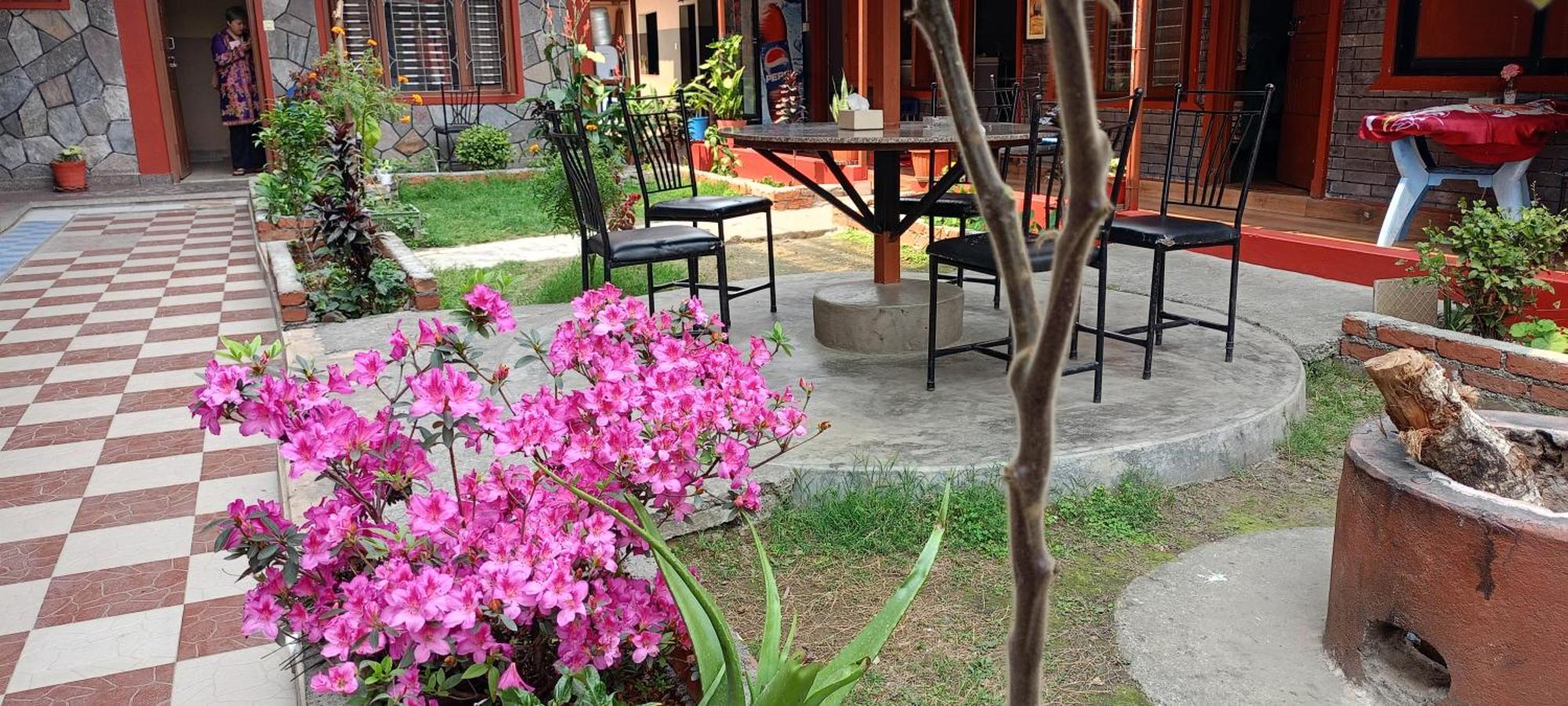 Pokhara Metro Eco Hotel Ngoại thất bức ảnh