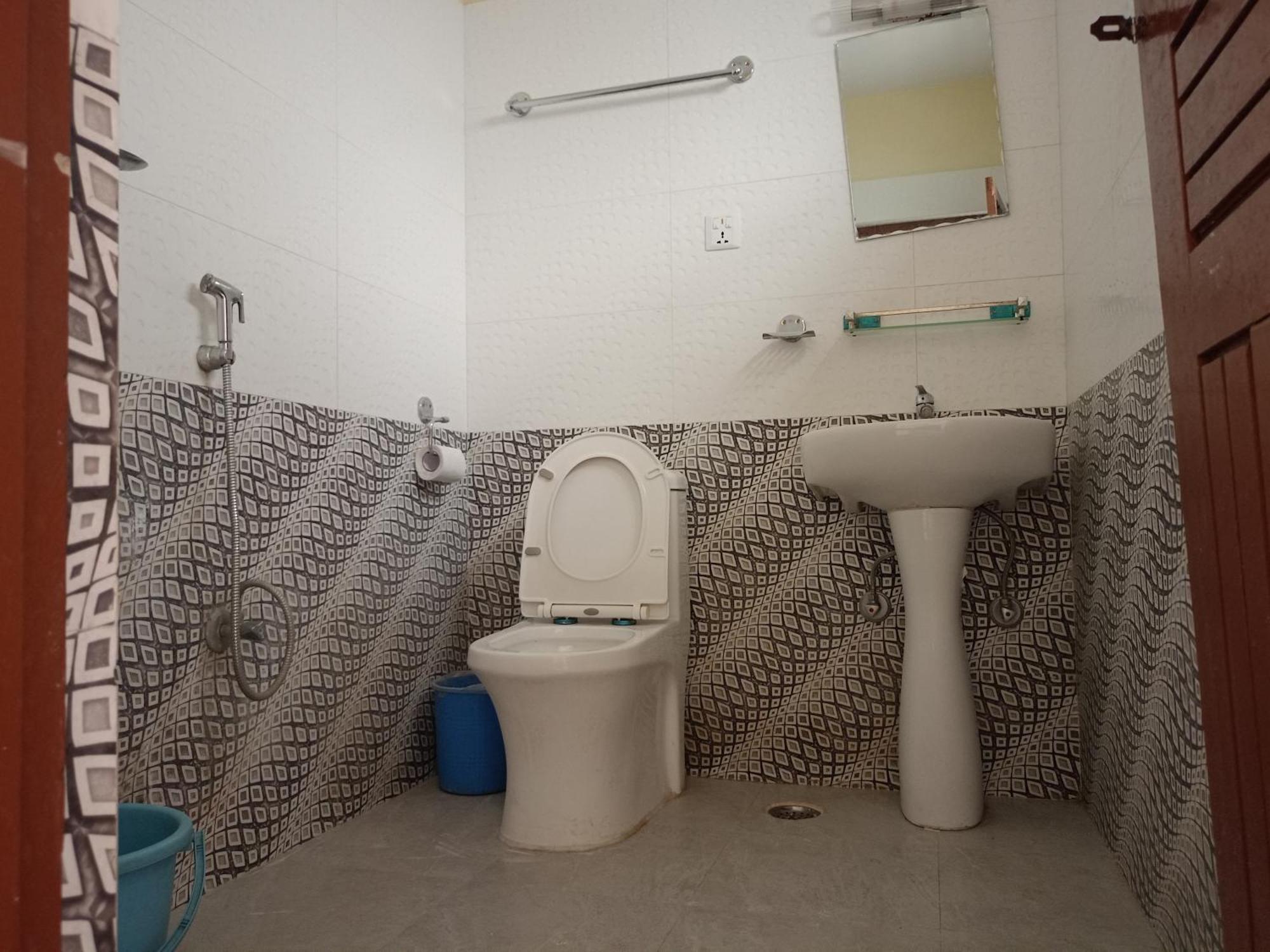 Pokhara Metro Eco Hotel Ngoại thất bức ảnh
