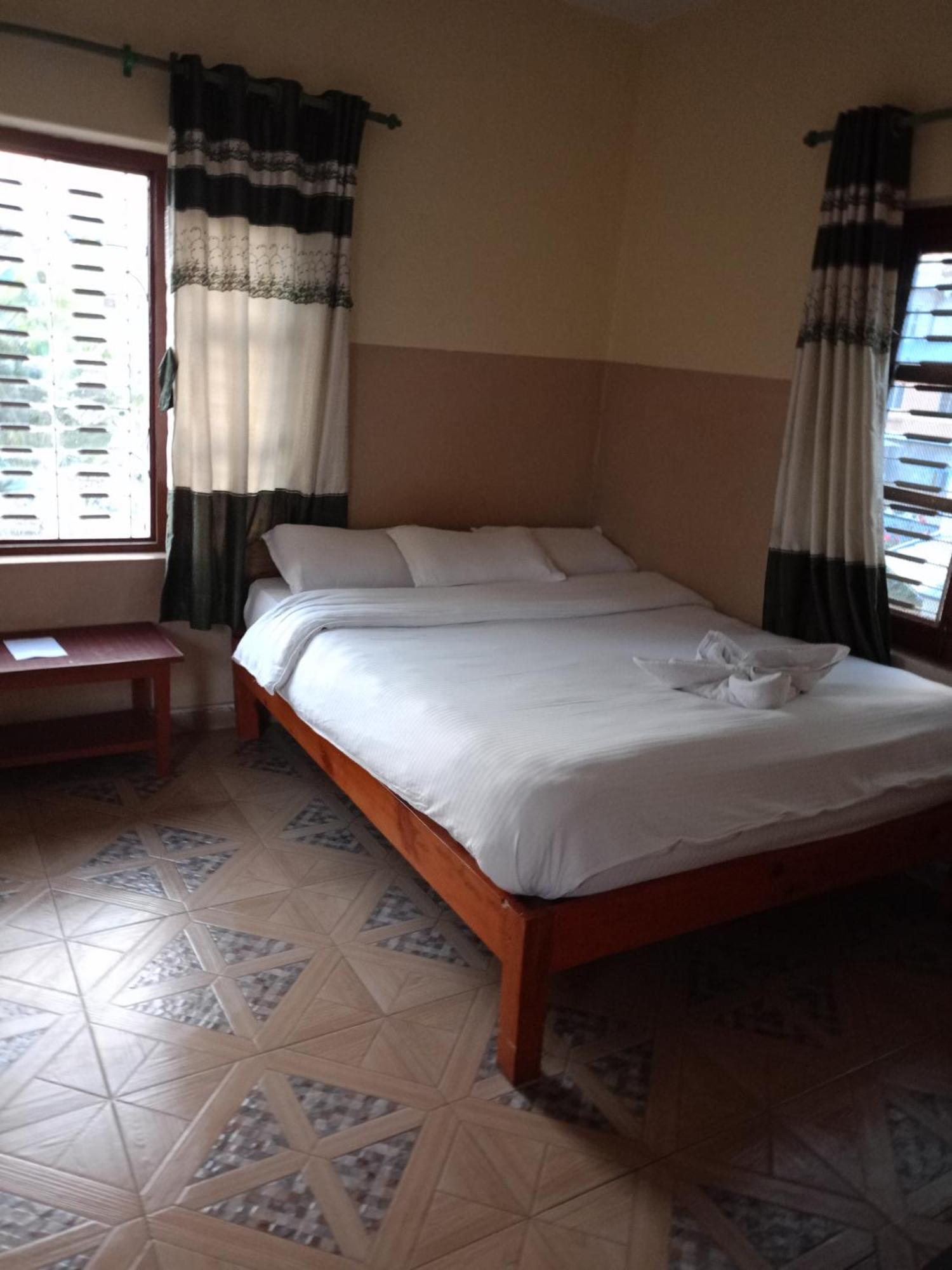 Pokhara Metro Eco Hotel Ngoại thất bức ảnh