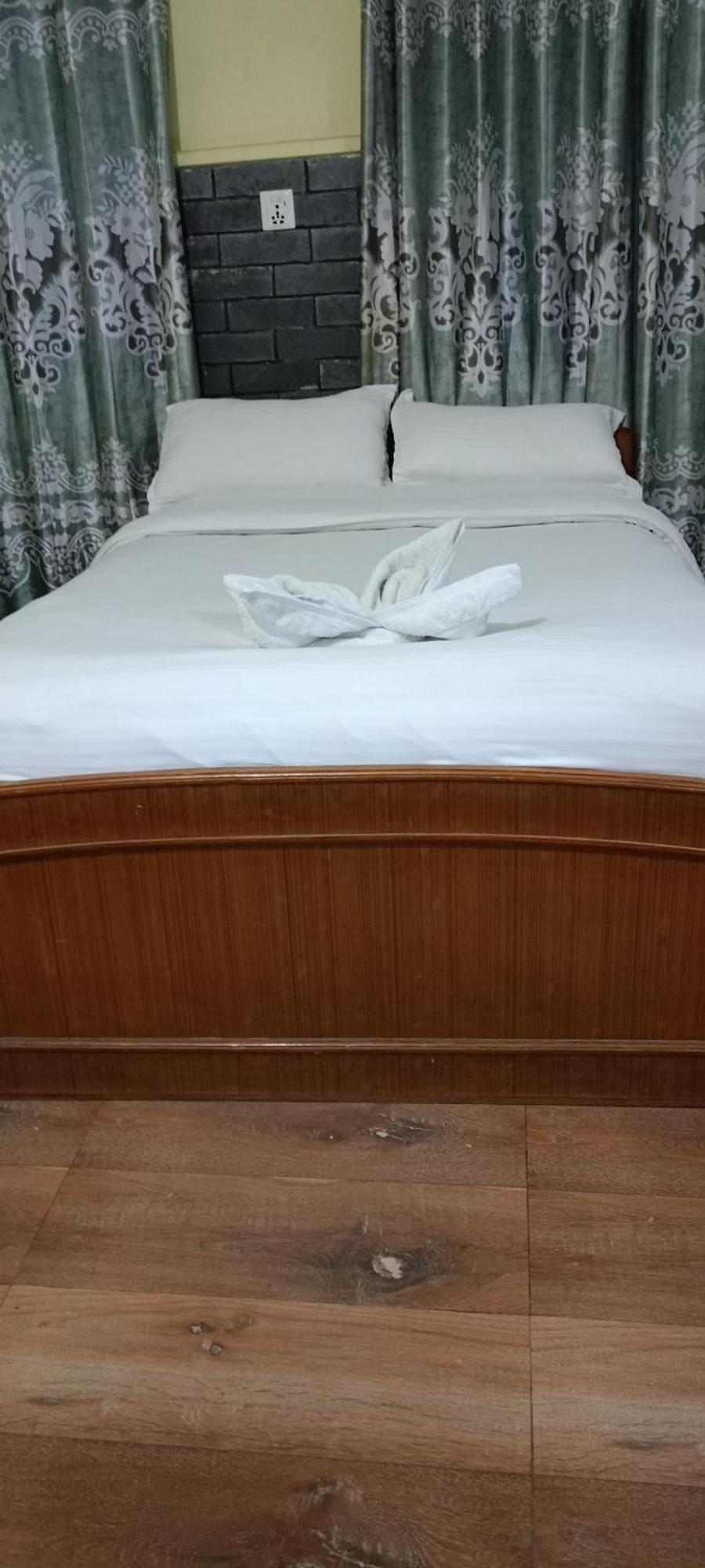 Pokhara Metro Eco Hotel Ngoại thất bức ảnh